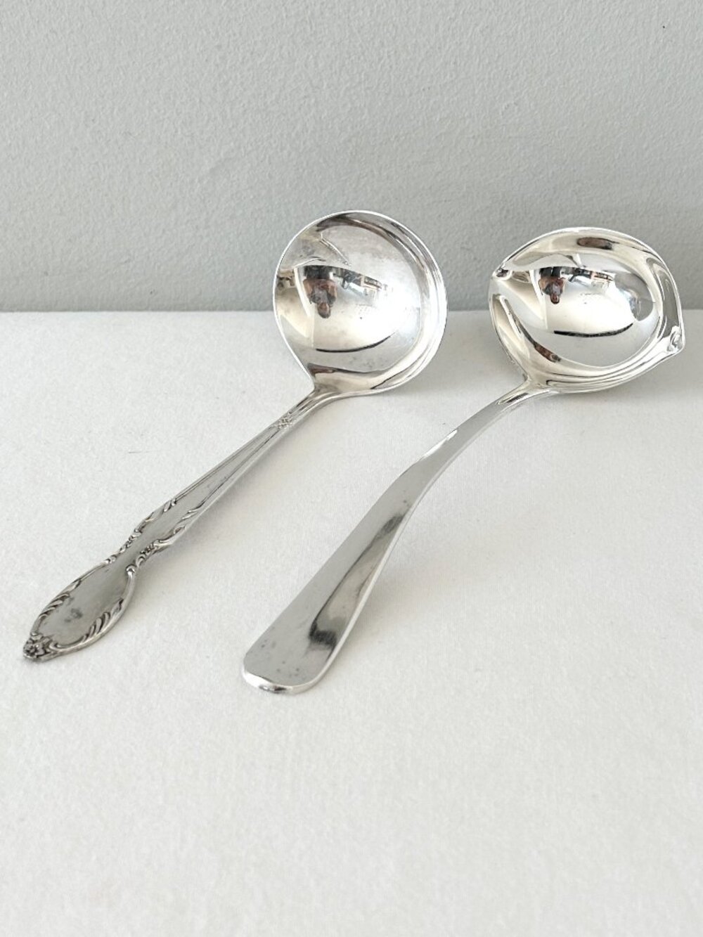 2 Vtg Silver Plated Gravy Ladle Spoon Pouring Spout Rogers Bro Royal Manor Italy